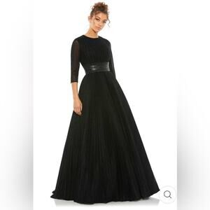 Ieena for Mac Duggal Glamorous Three-Fourth Sheer Sleeves Size 6 NWOT 30700